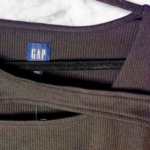 :Lg: Gap Women's Asymmetrical Black Cotton Blend Long sleeved T-shirt.